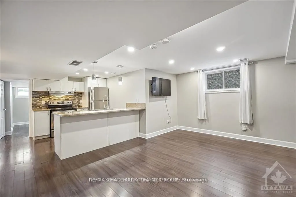 1185 WOODSIDE Drive, #B