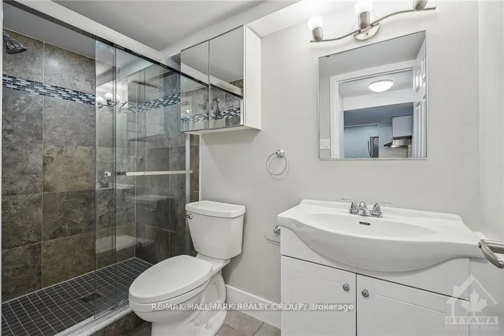 1185 WOODSIDE Drive, #B