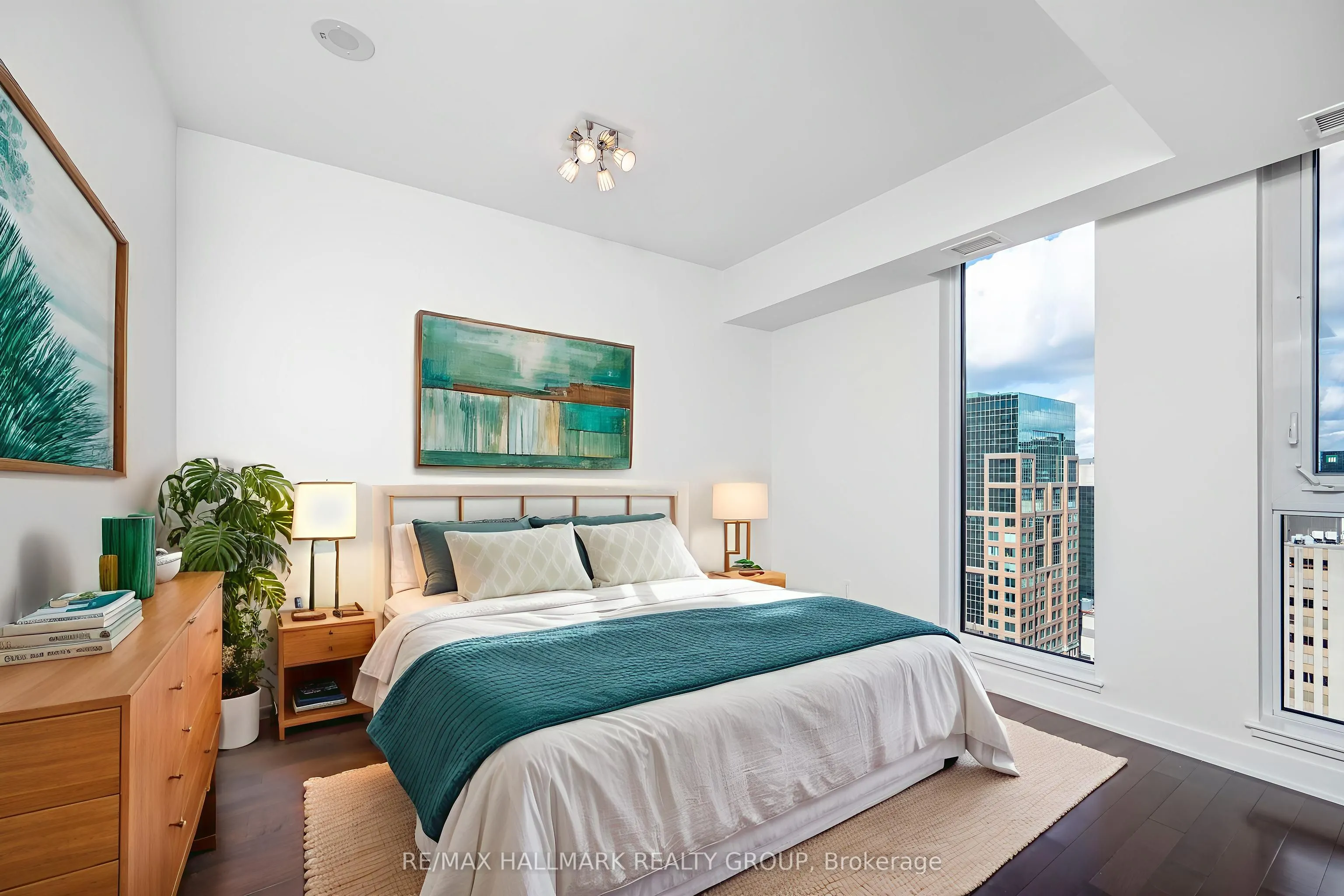 179 Metcalfe Street, #1904