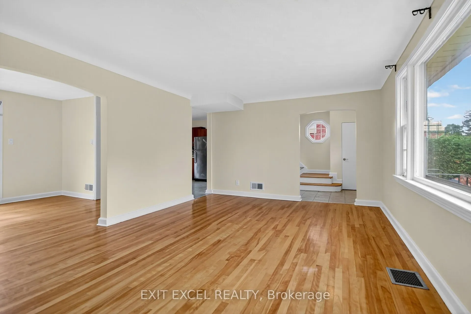 1456 Larose Avenue