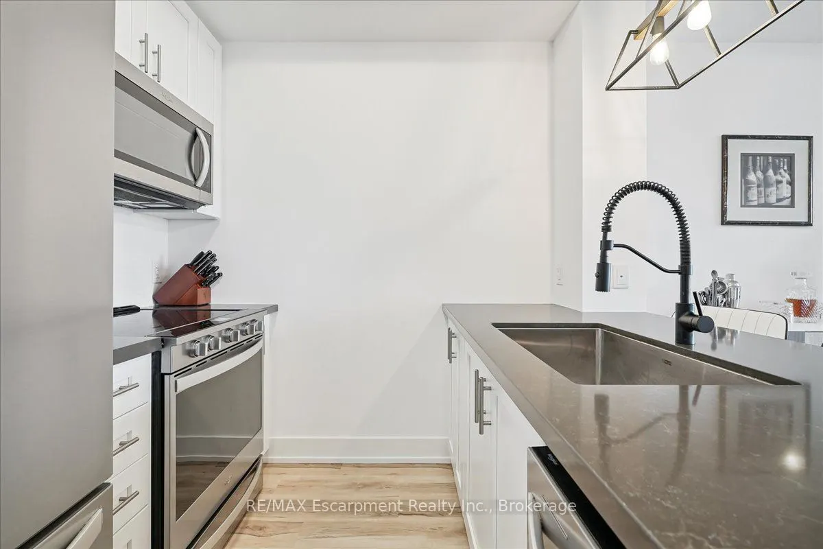 450 Dundas Street E, #1101
