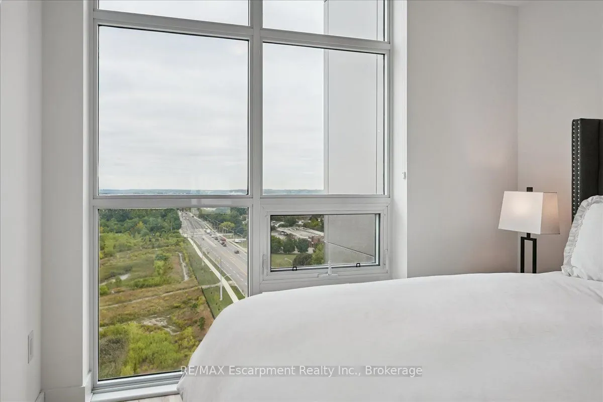 450 Dundas Street E, #1101