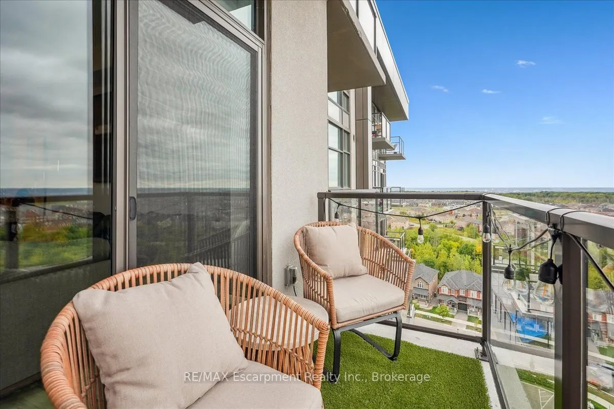 450 Dundas Street E, #1101