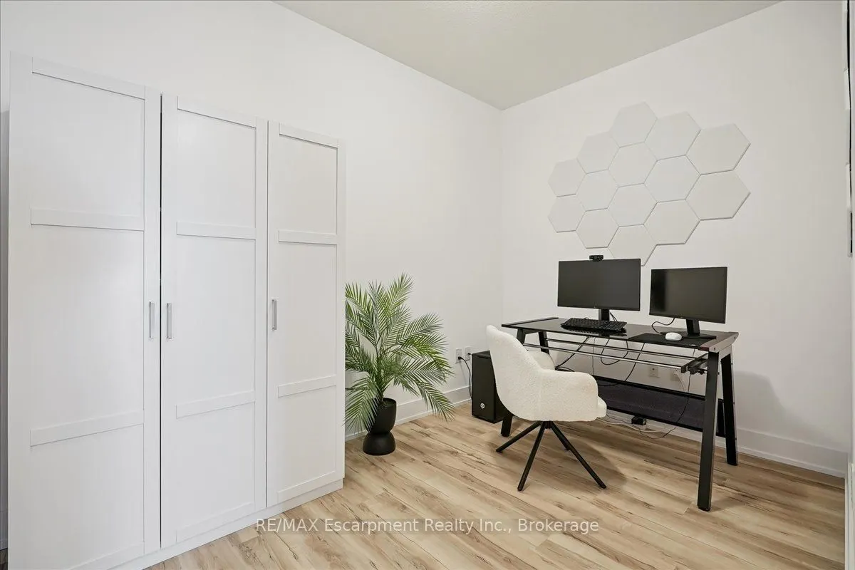 450 Dundas Street E, #1101
