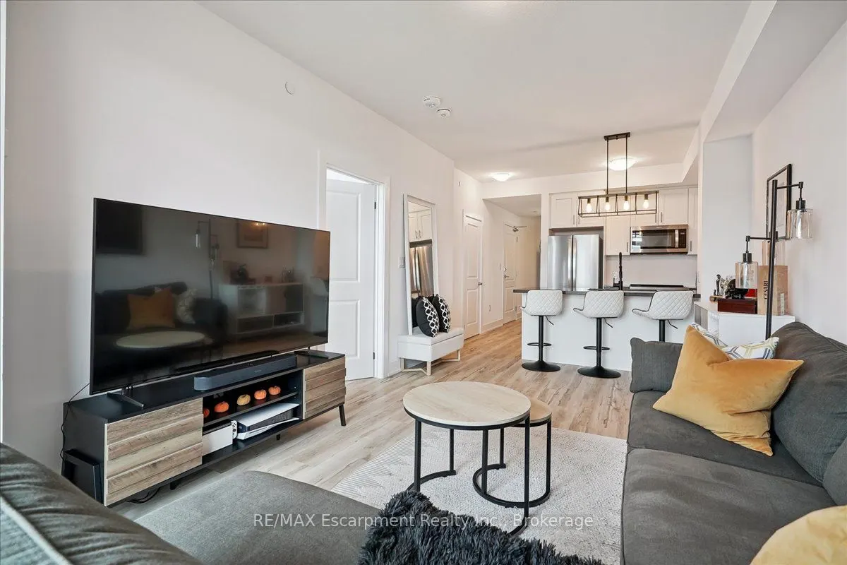 450 Dundas Street E, #1101