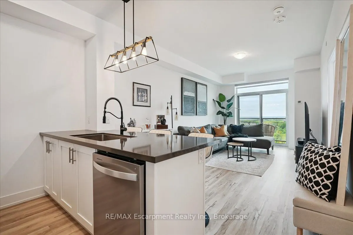 450 Dundas Street E, #1101