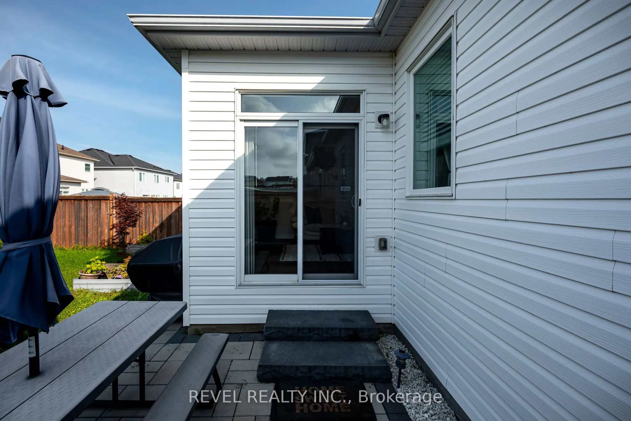 544 Brett Street