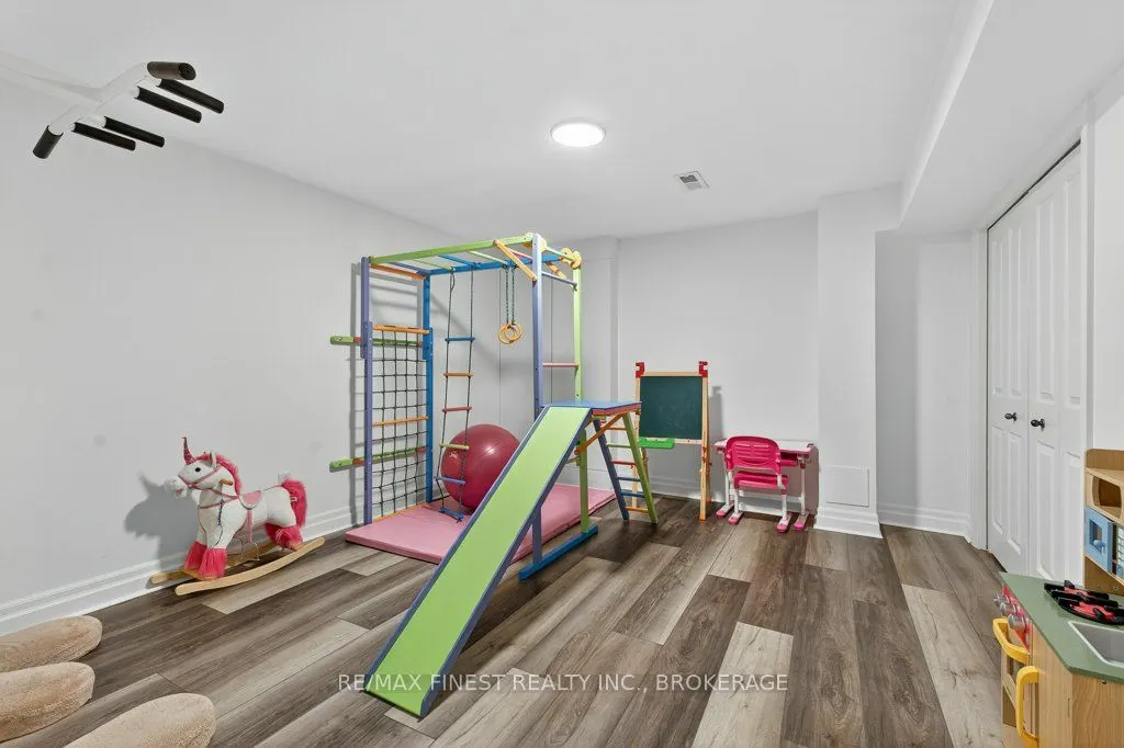 247 Honeywood Avenue