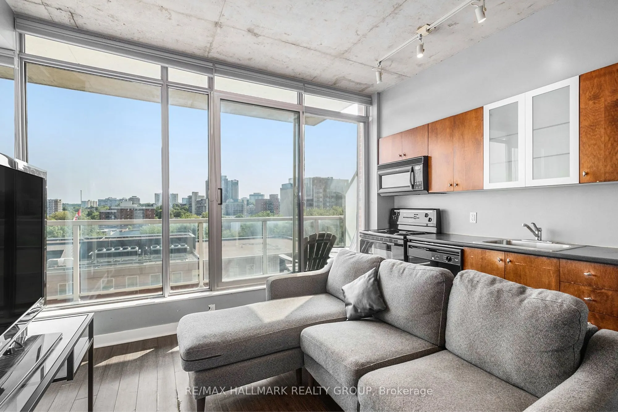 383 CUMBERLAND Street, #805