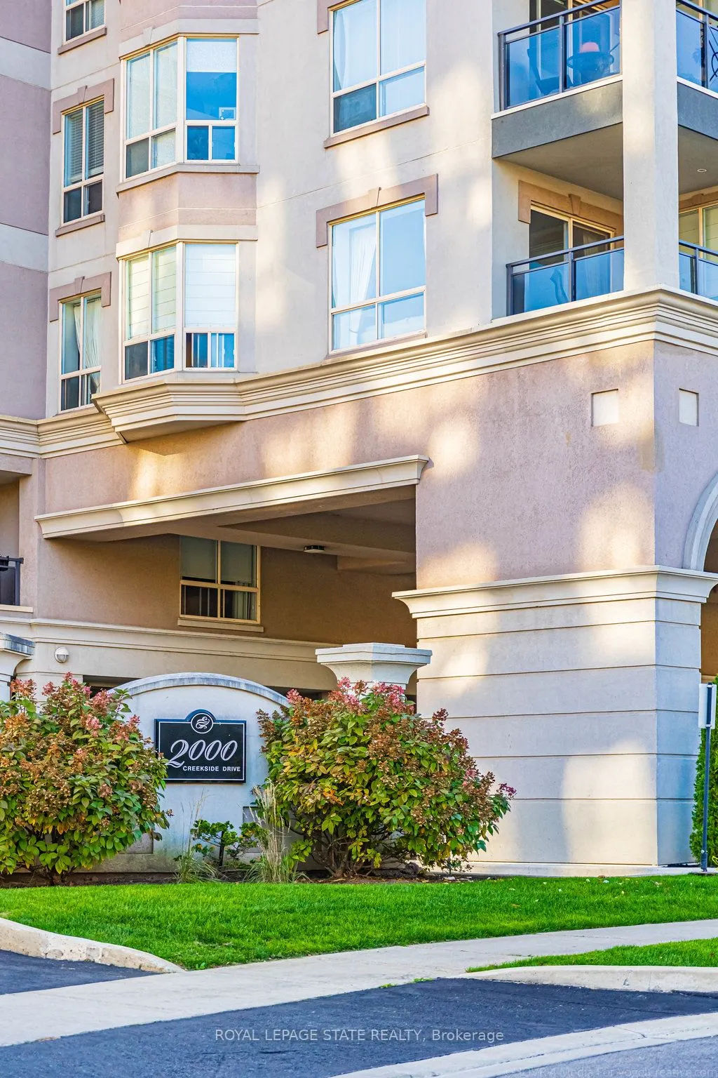 2000 Creekside Drive, #805