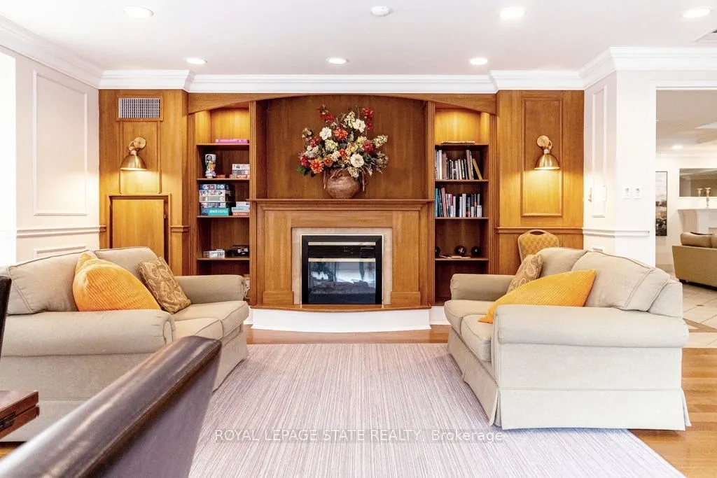 2000 Creekside Drive, #805