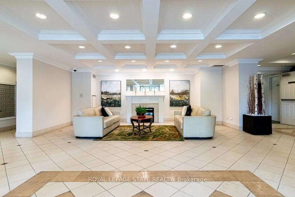 2000 Creekside Drive, #805