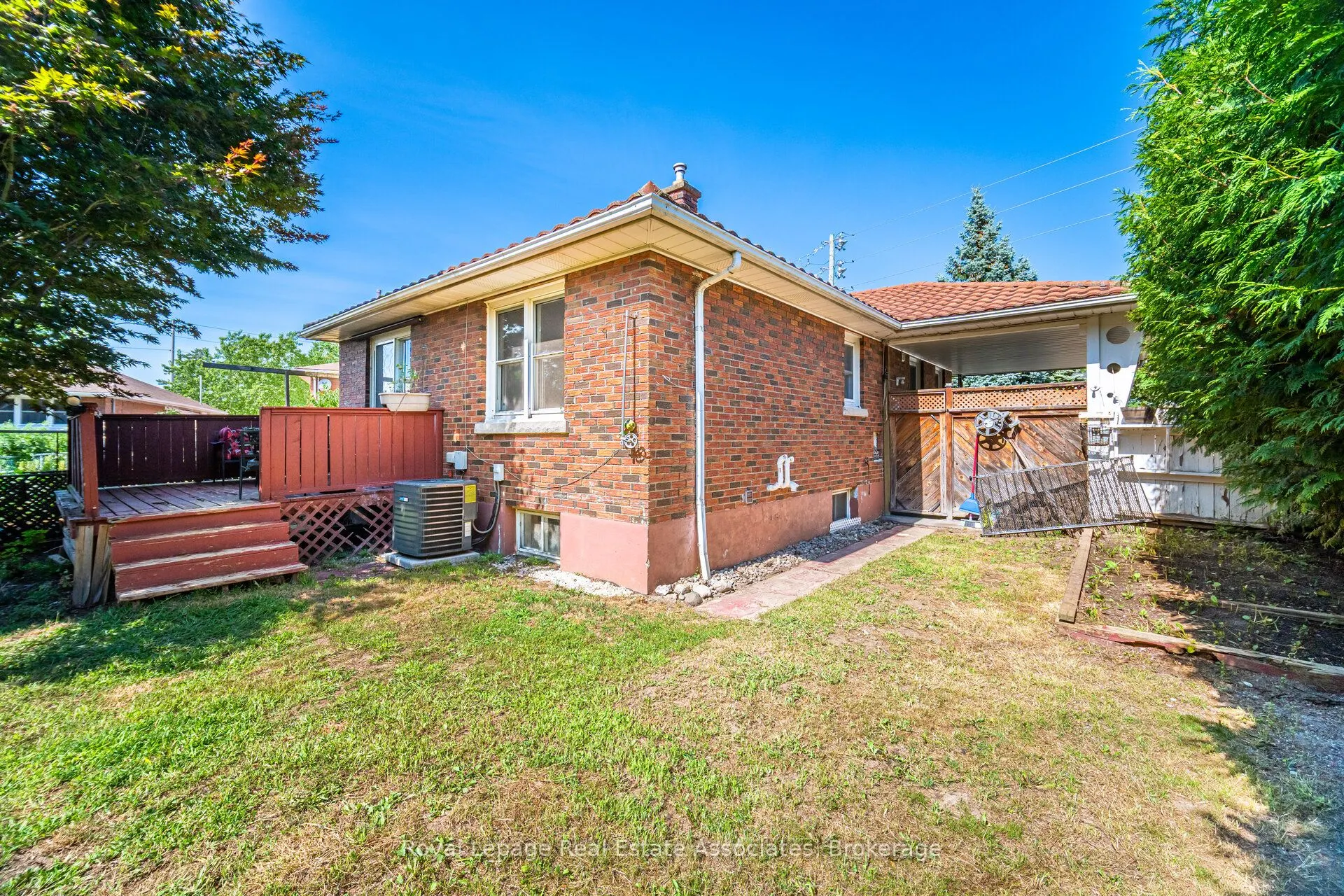 319 Grantham Avenue, #Upper