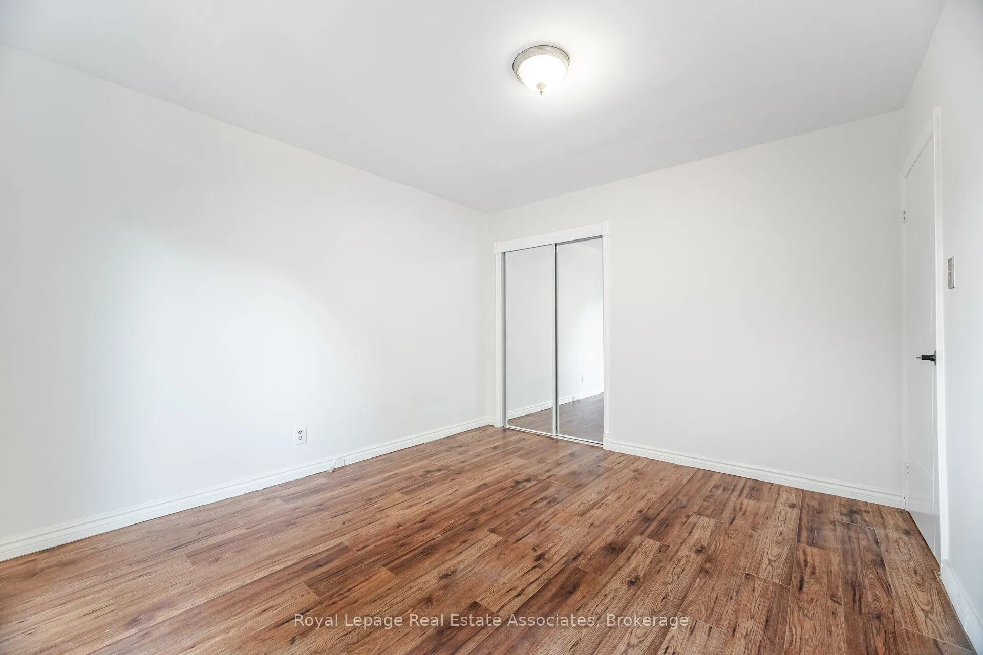 319 Grantham Avenue, #Upper