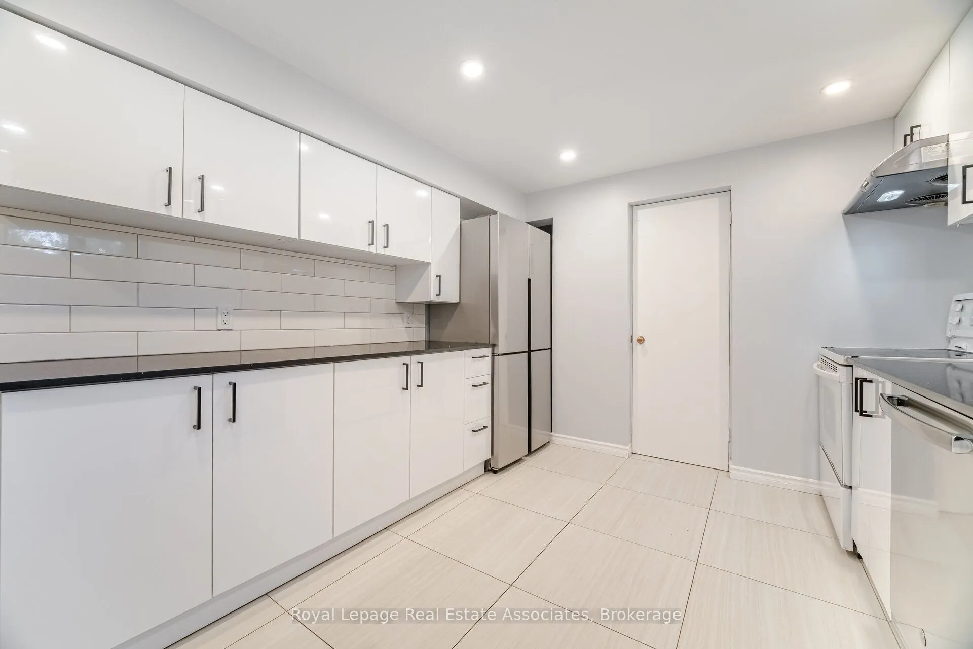 319 Grantham Avenue, #Lower