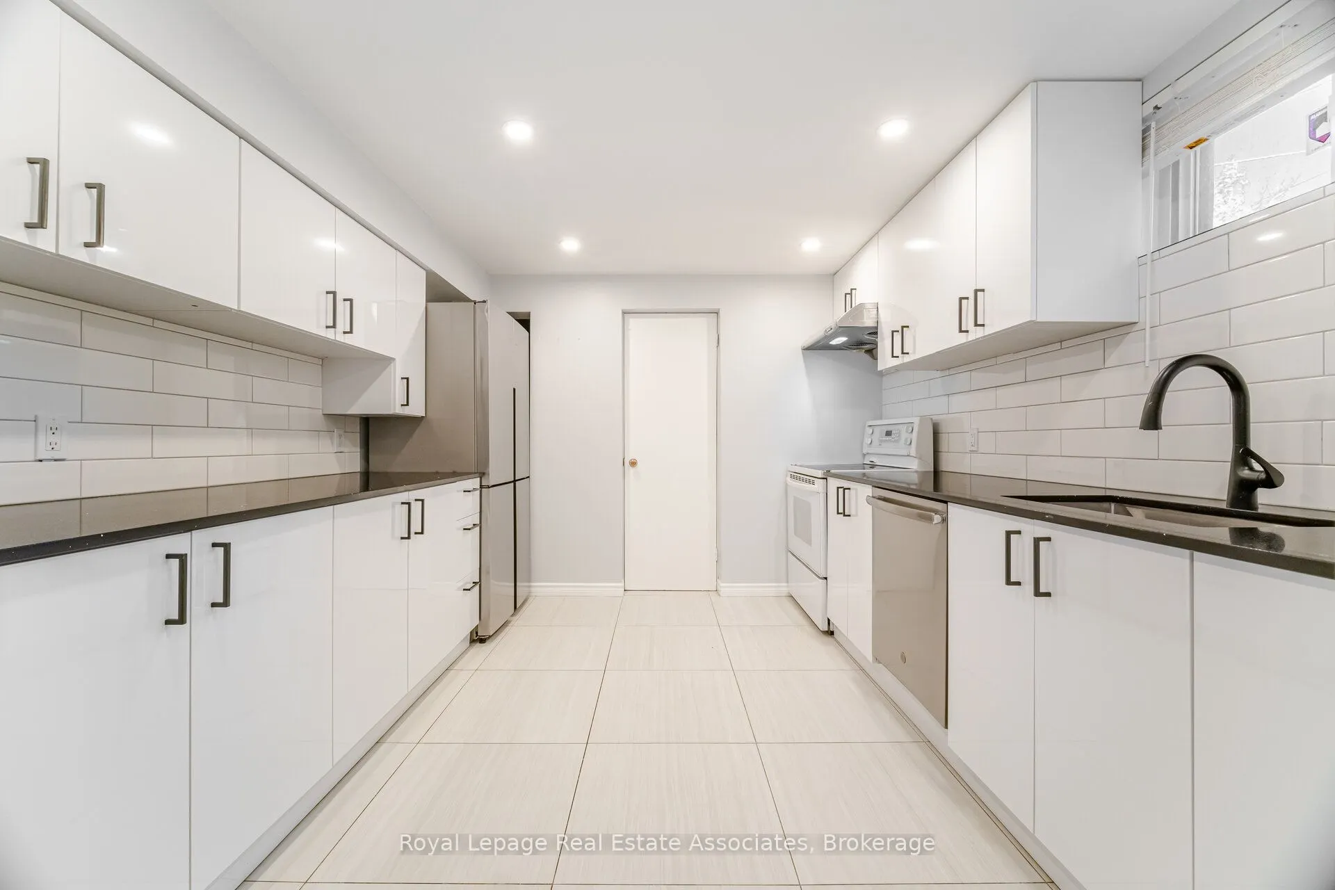 319 Grantham Avenue, #Lower