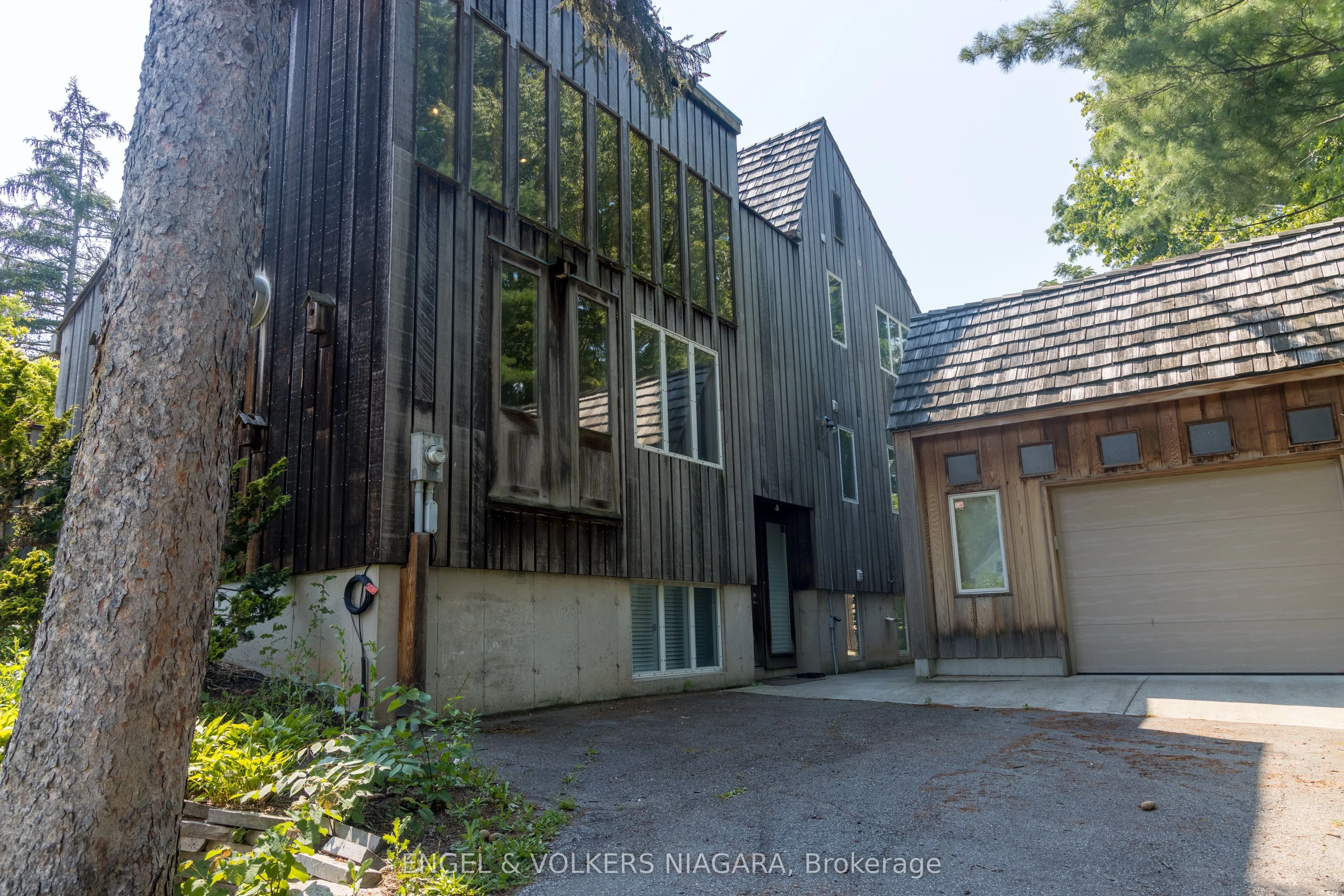 89 Byron Street