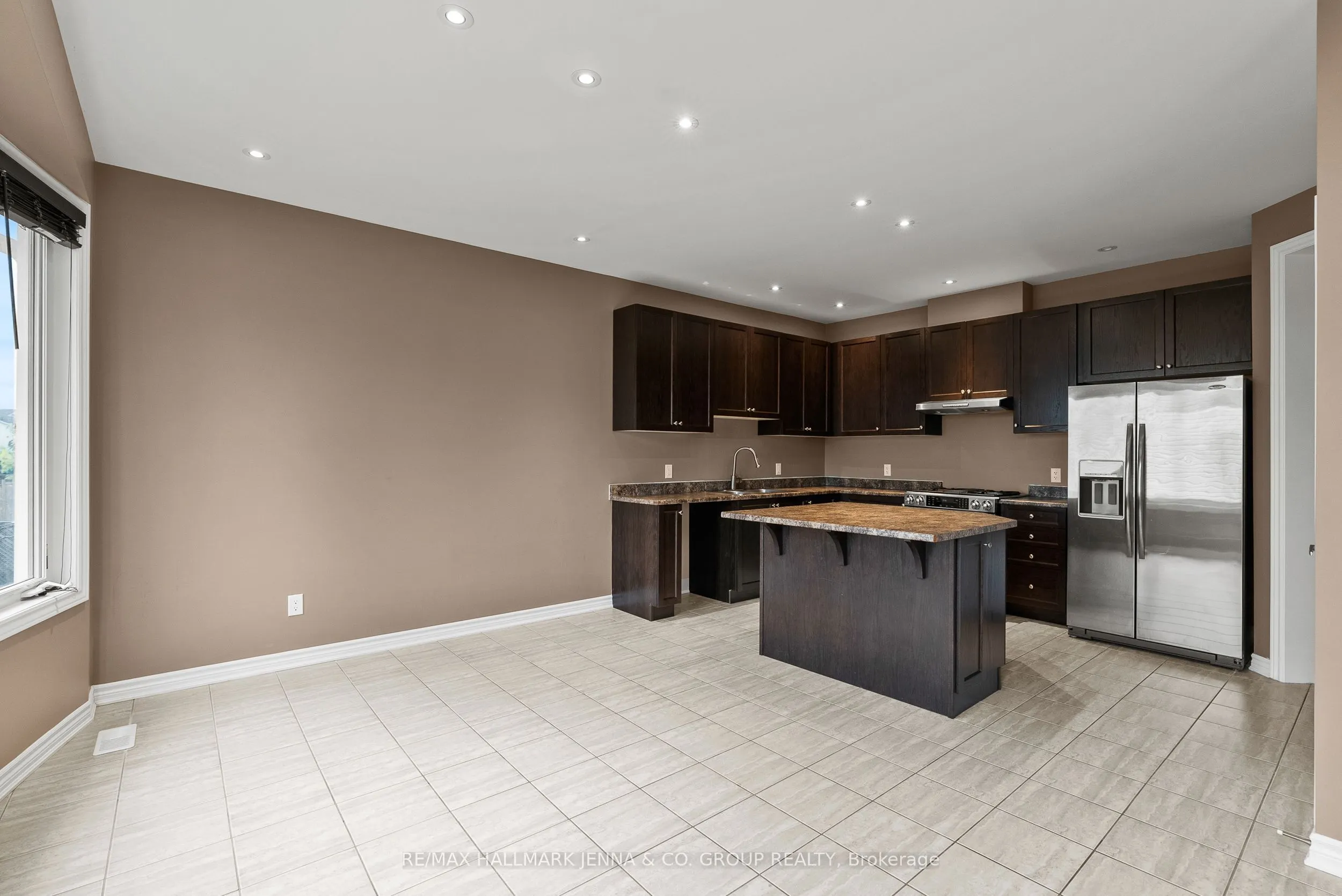 326 Gallantry Way
