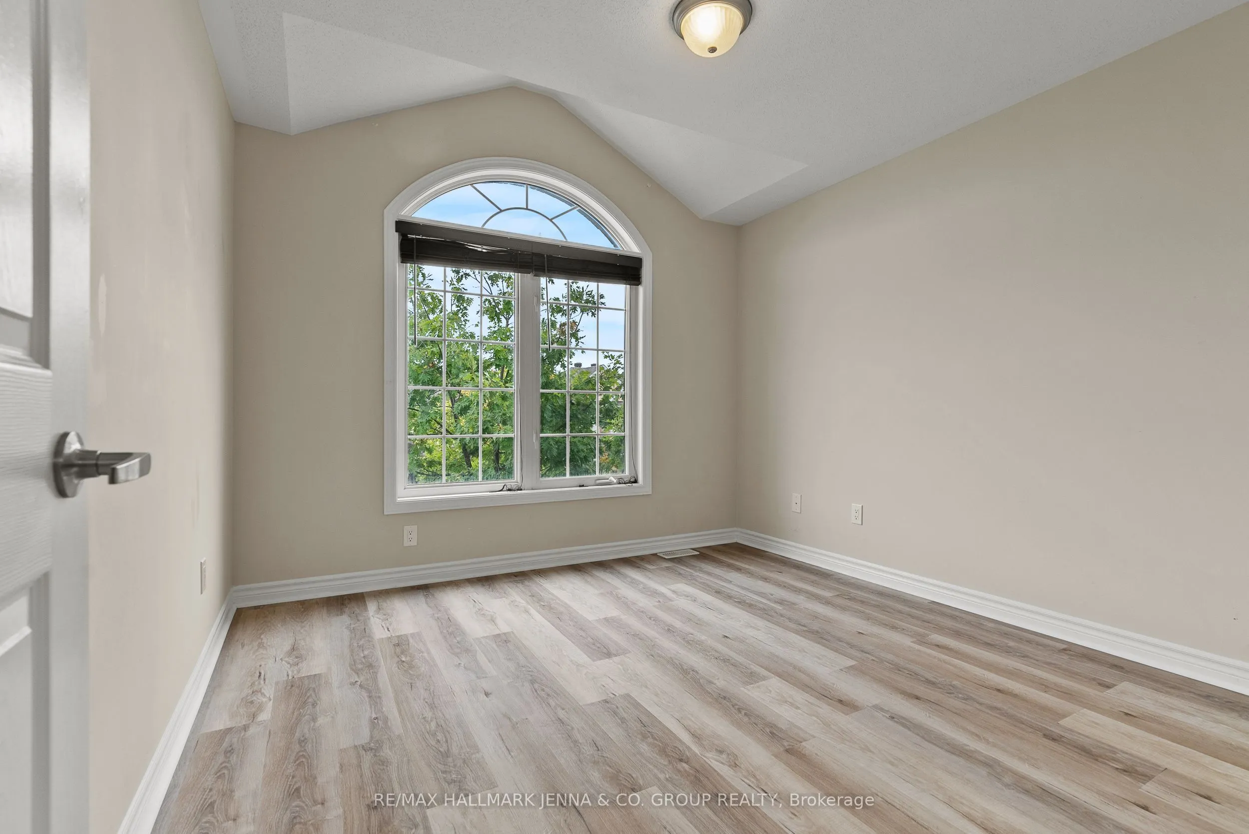 326 Gallantry Way