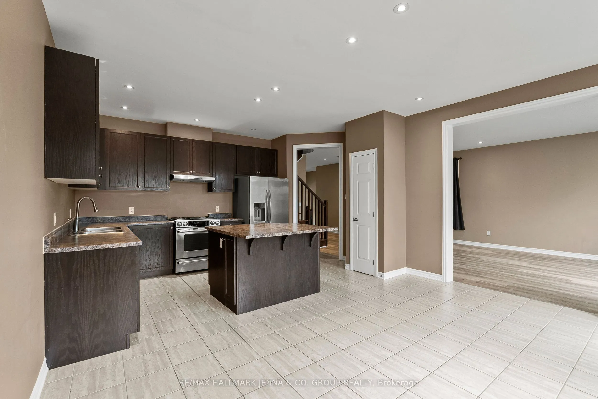 326 Gallantry Way