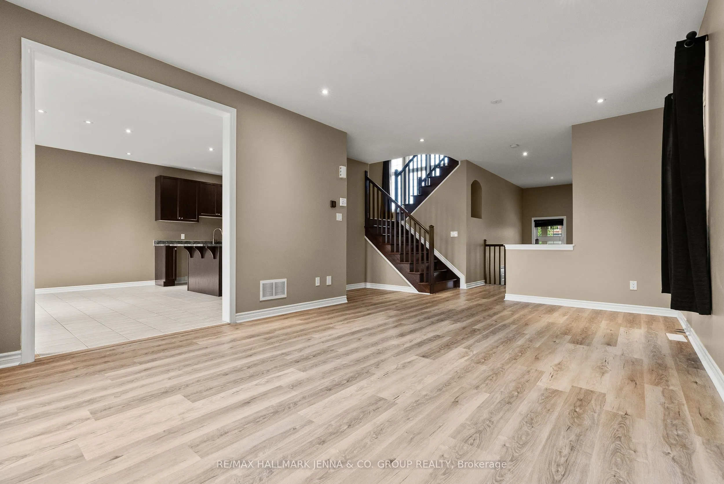 326 Gallantry Way