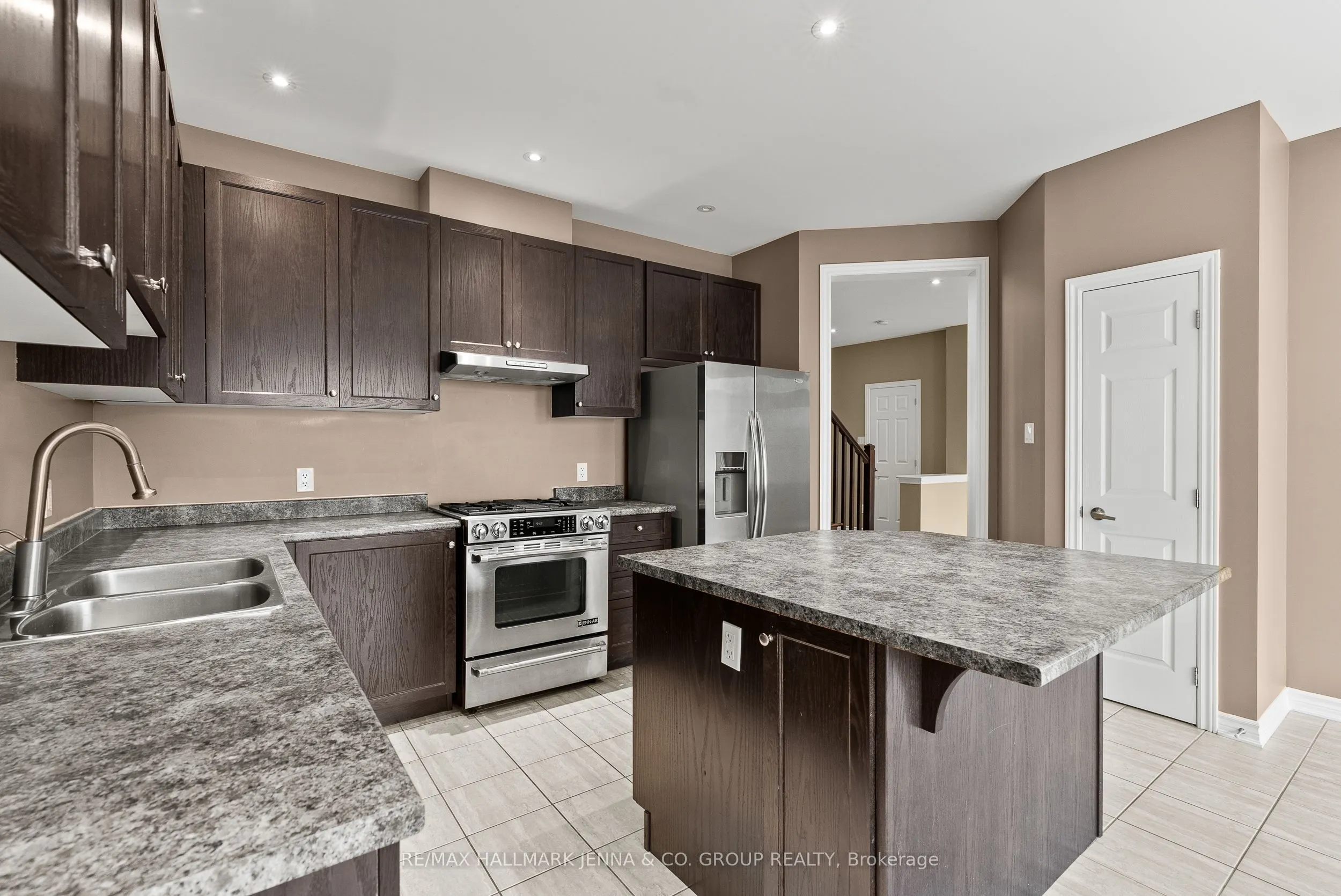 326 Gallantry Way
