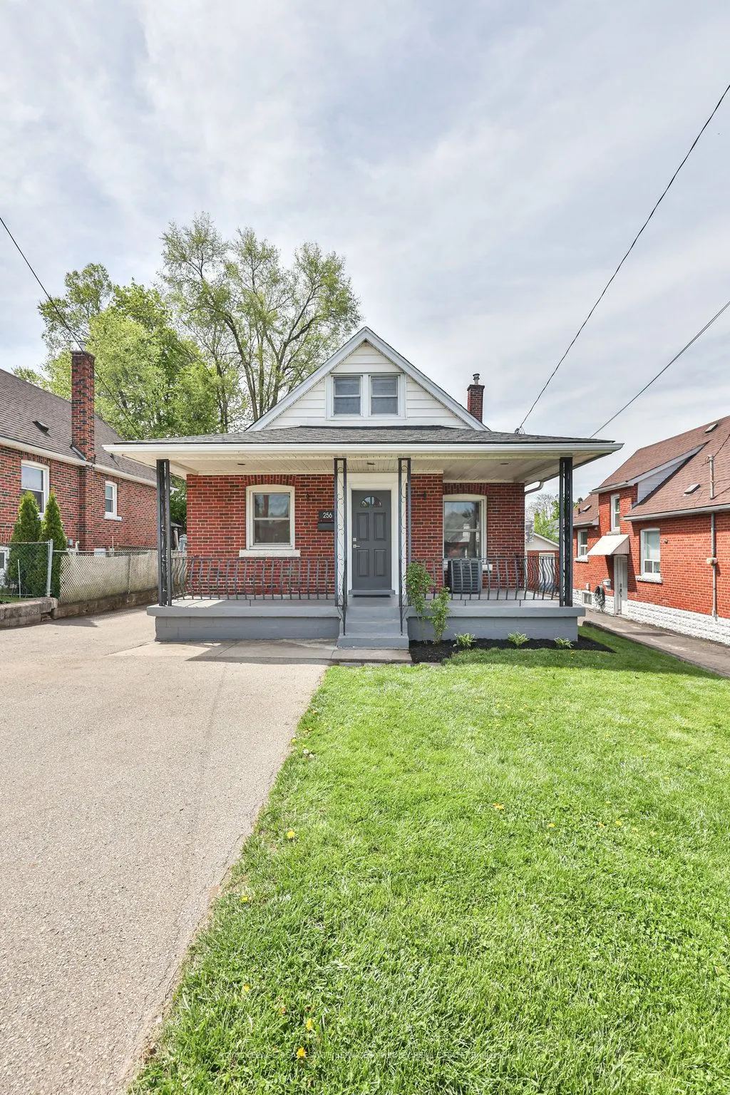 256 Walter Avenue S