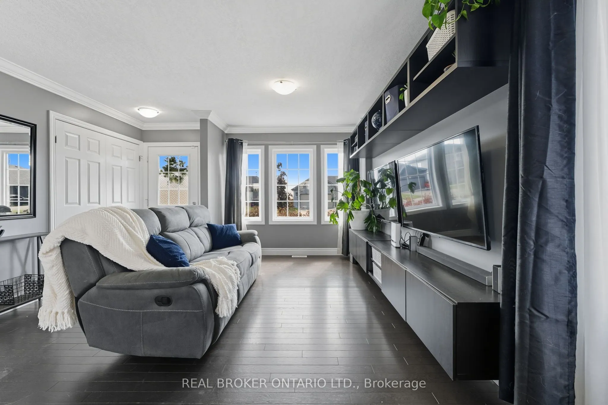 18 Dennis Drive