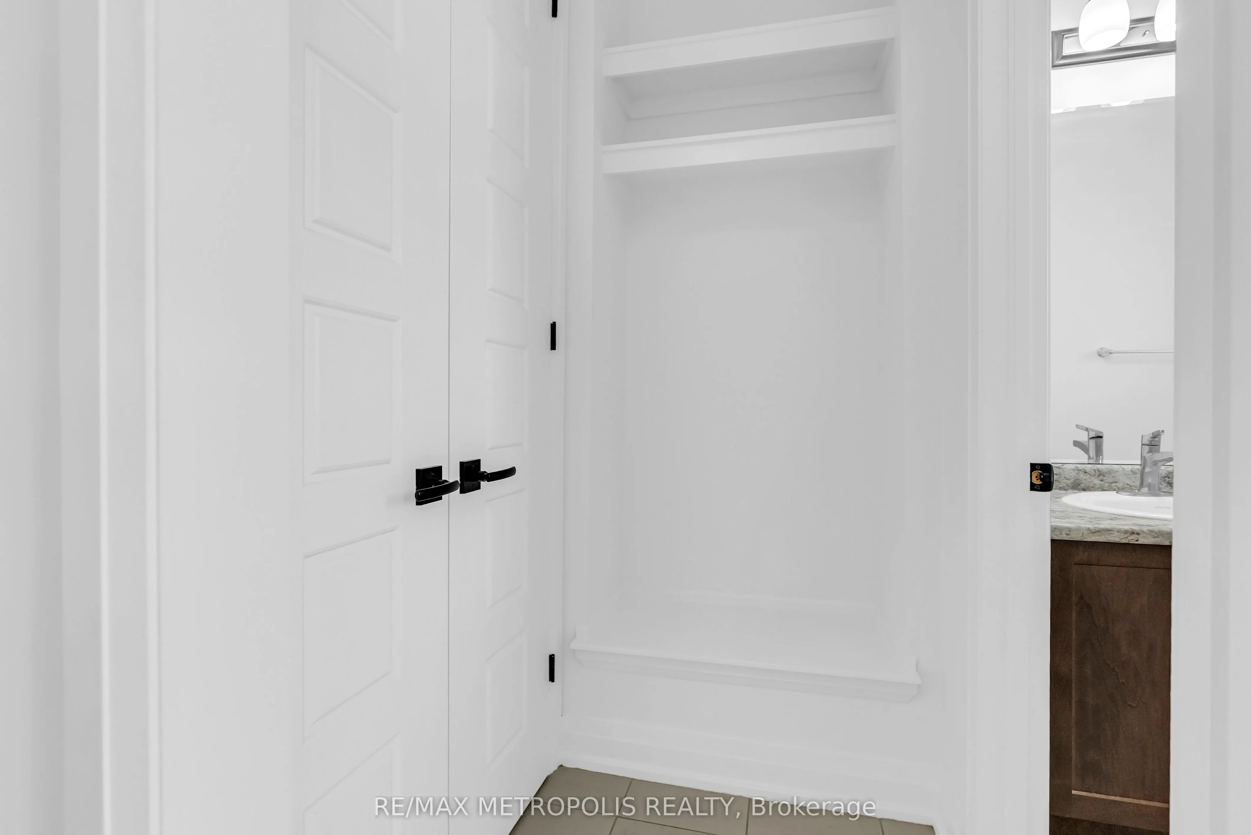 18 Saxony Street