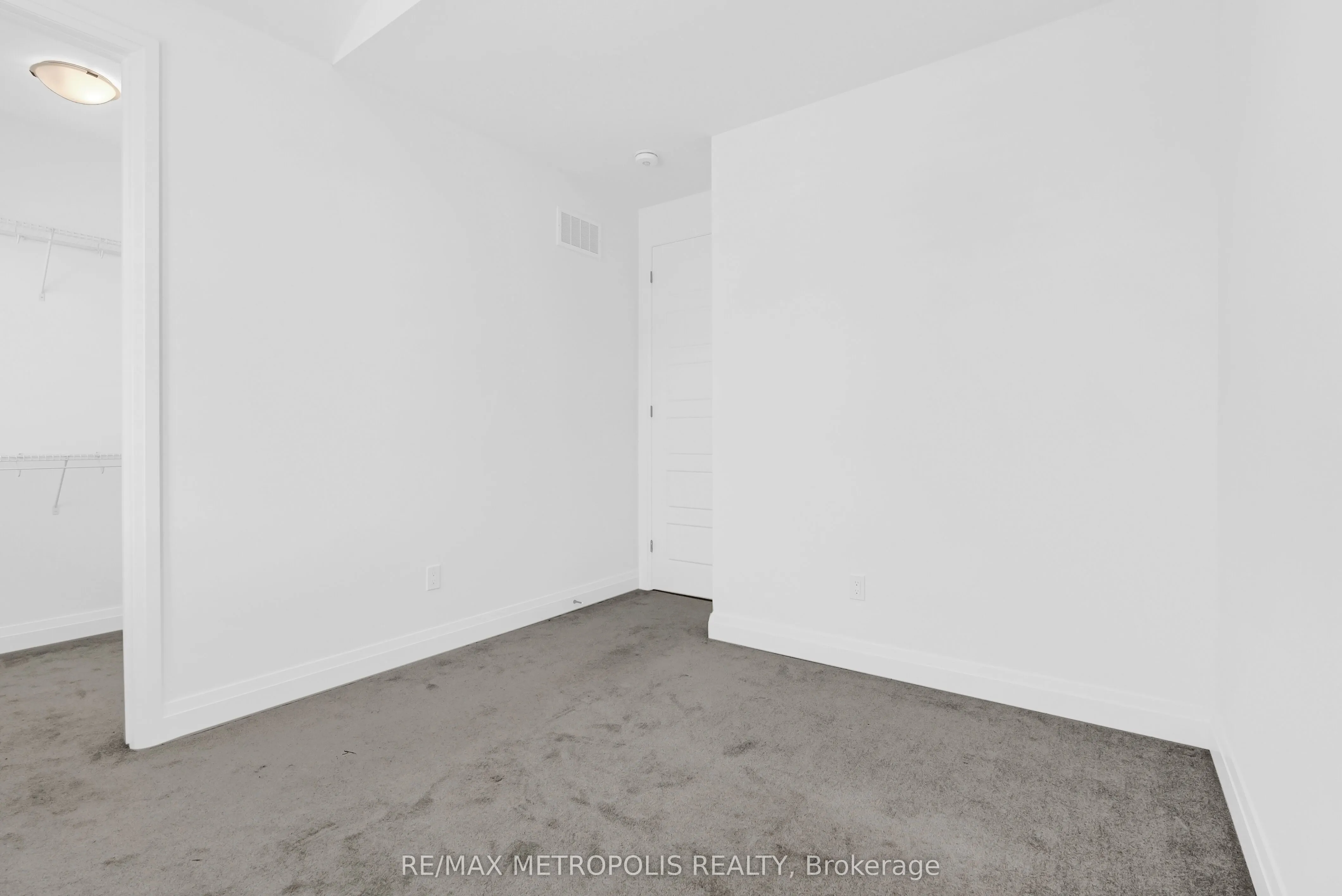 18 Saxony Street