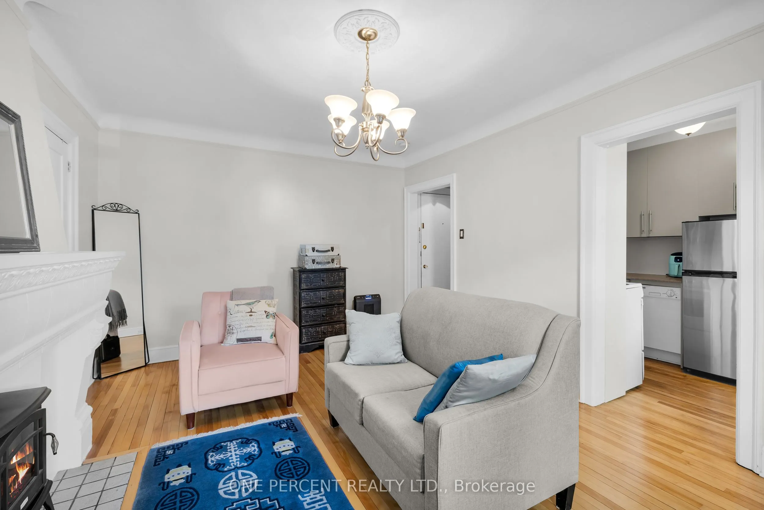 612 Bank Street, #25