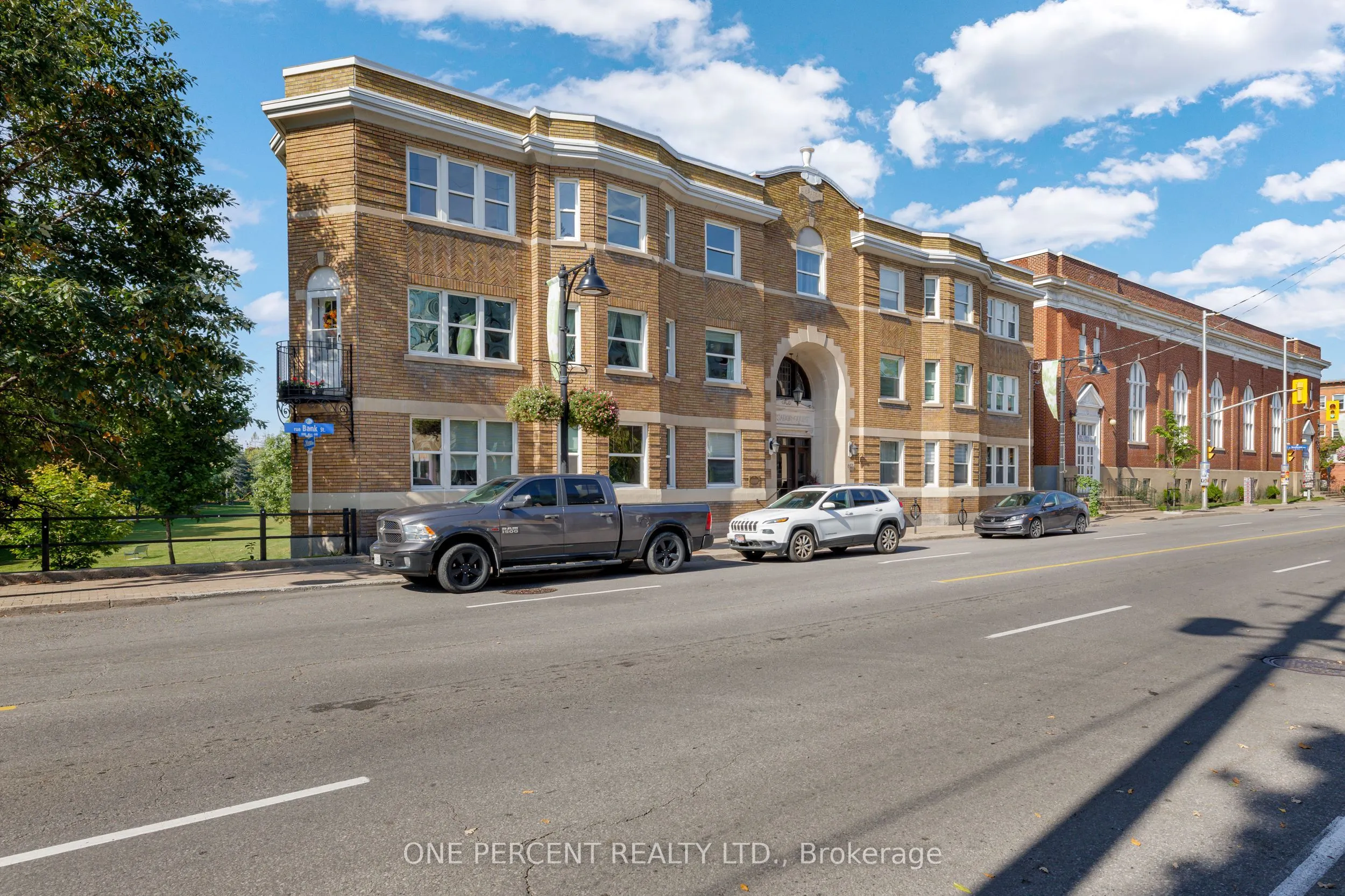 612 Bank Street, #25