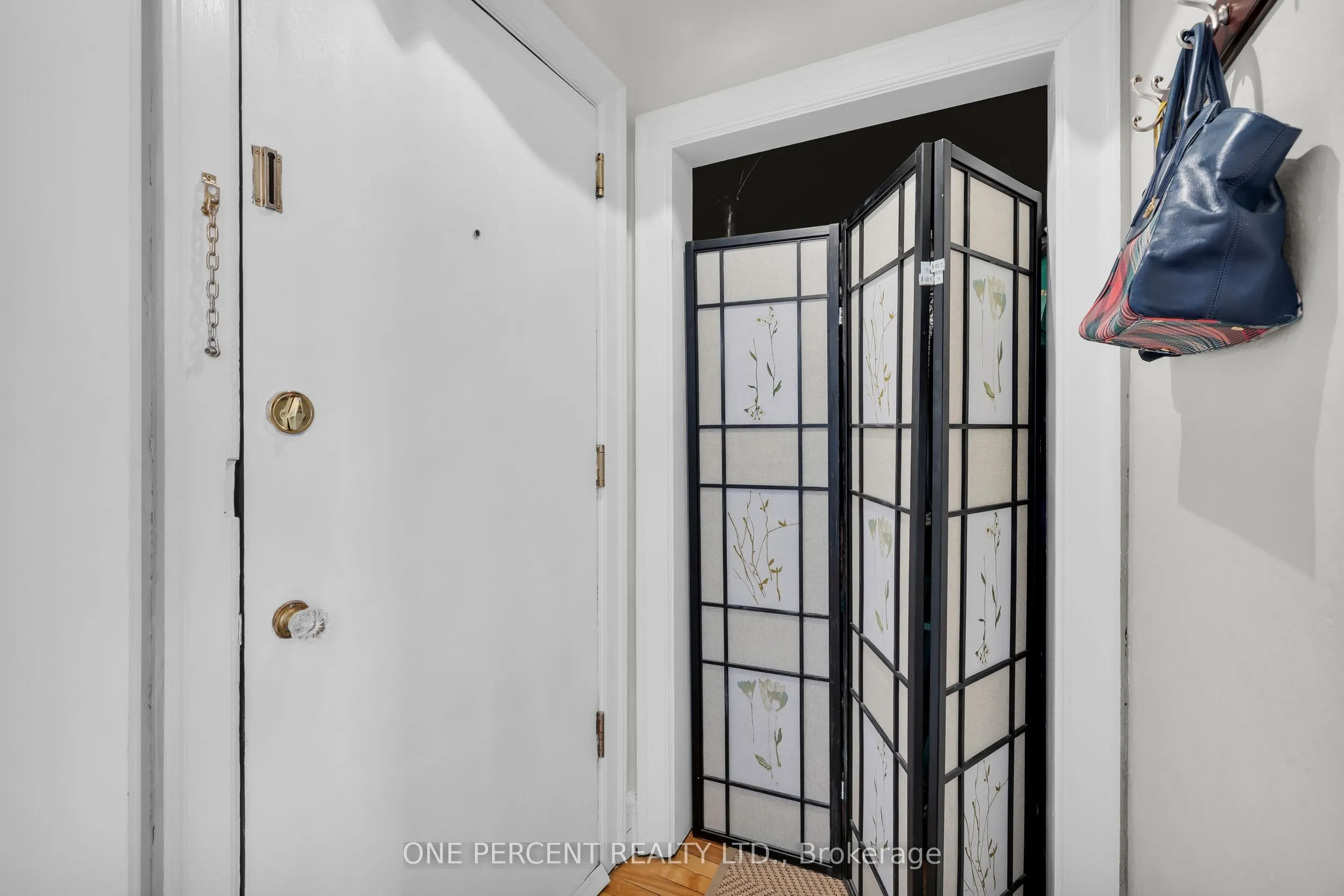 612 Bank Street, #25