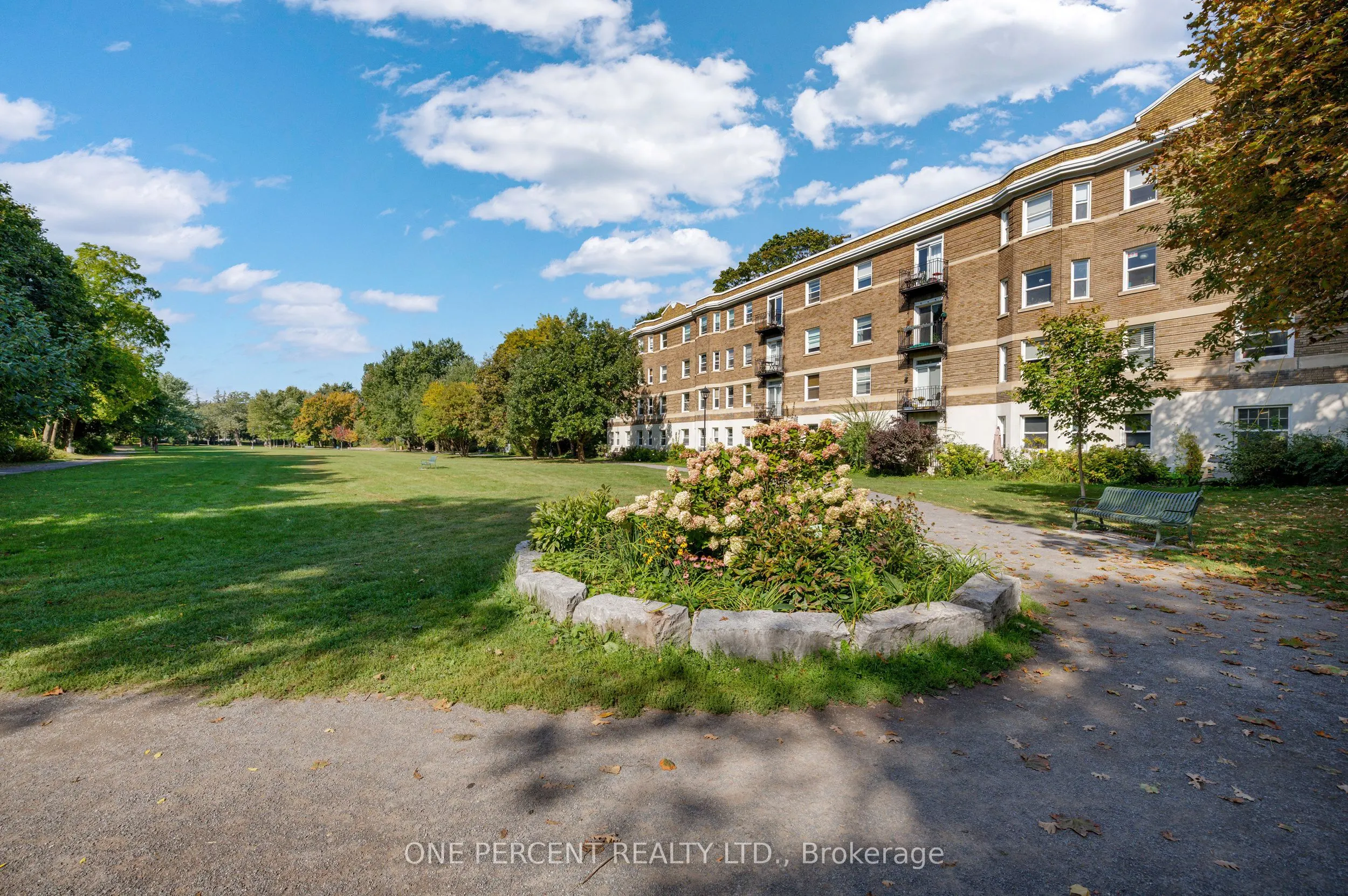 612 Bank Street, #25