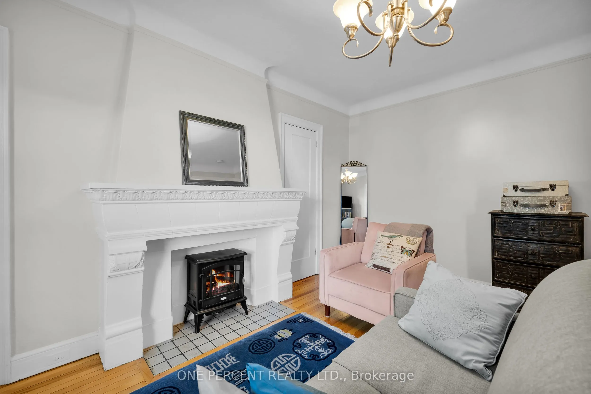 612 Bank Street, #25