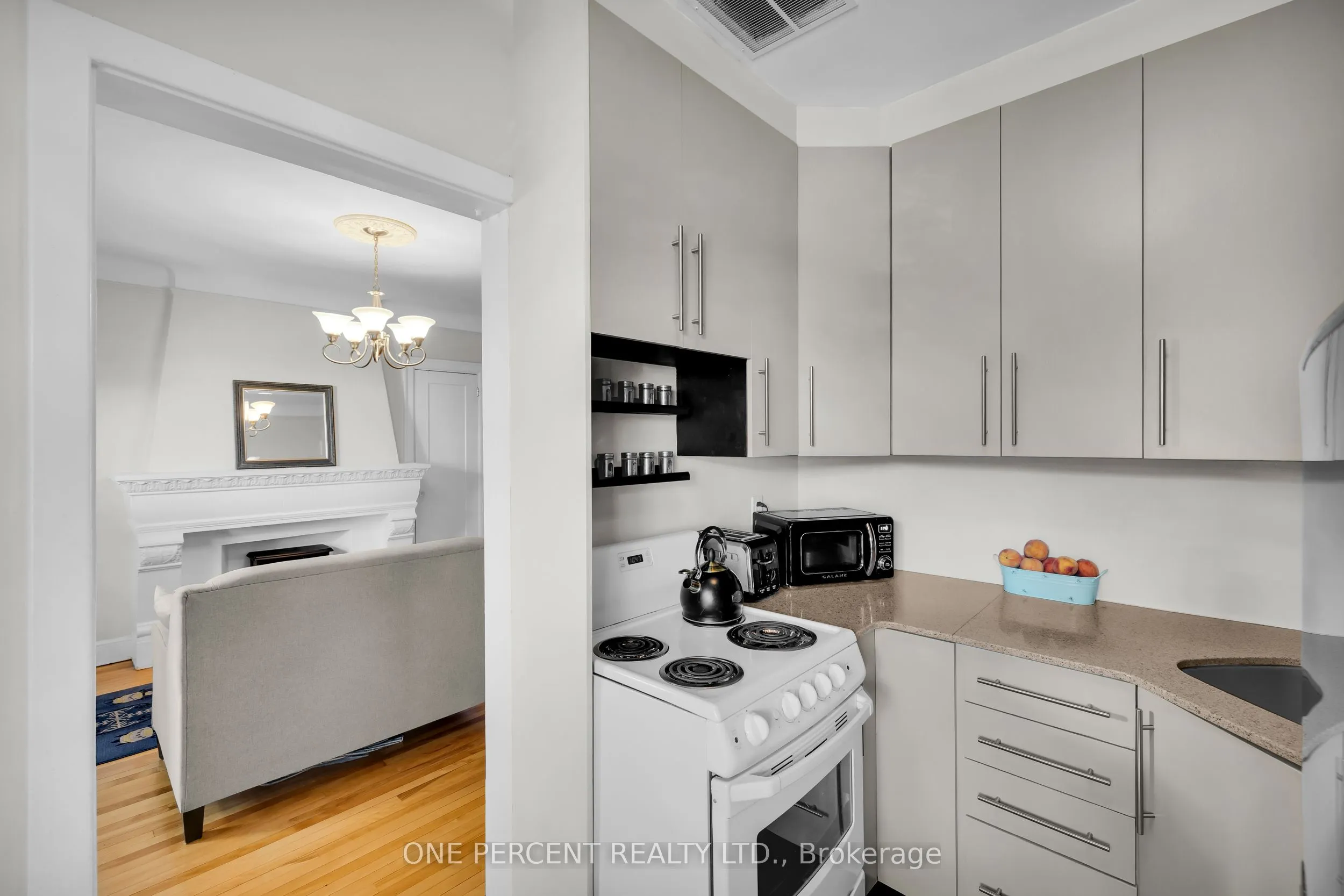 612 Bank Street, #25