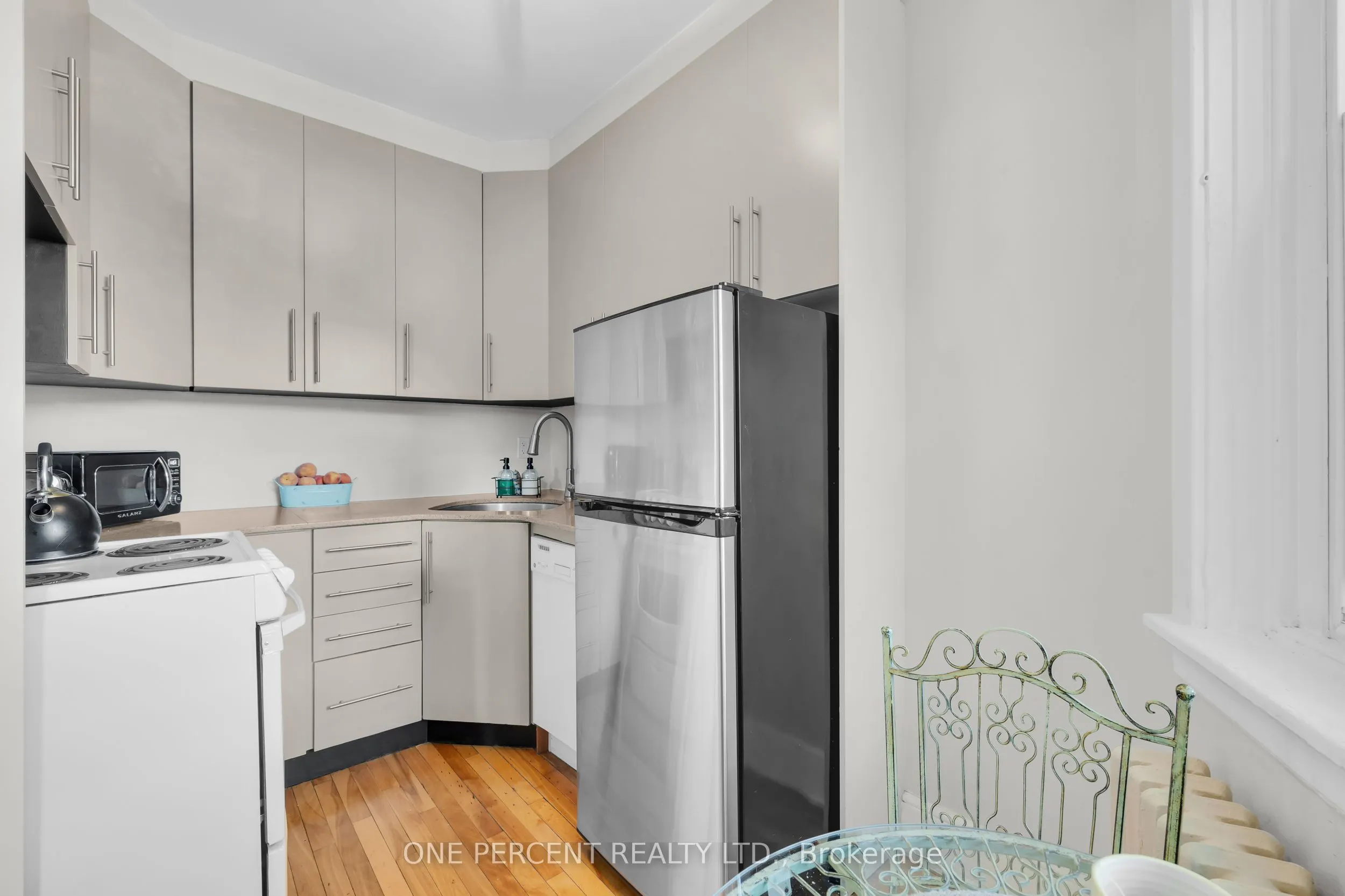 612 Bank Street, #25