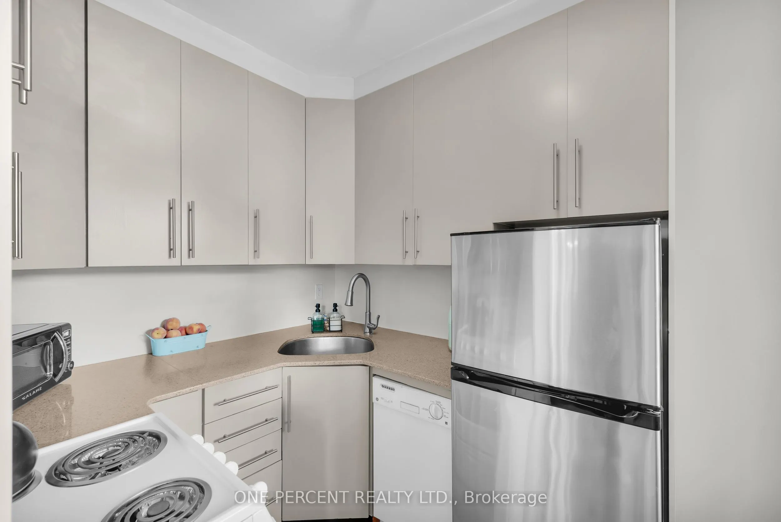 612 Bank Street, #25