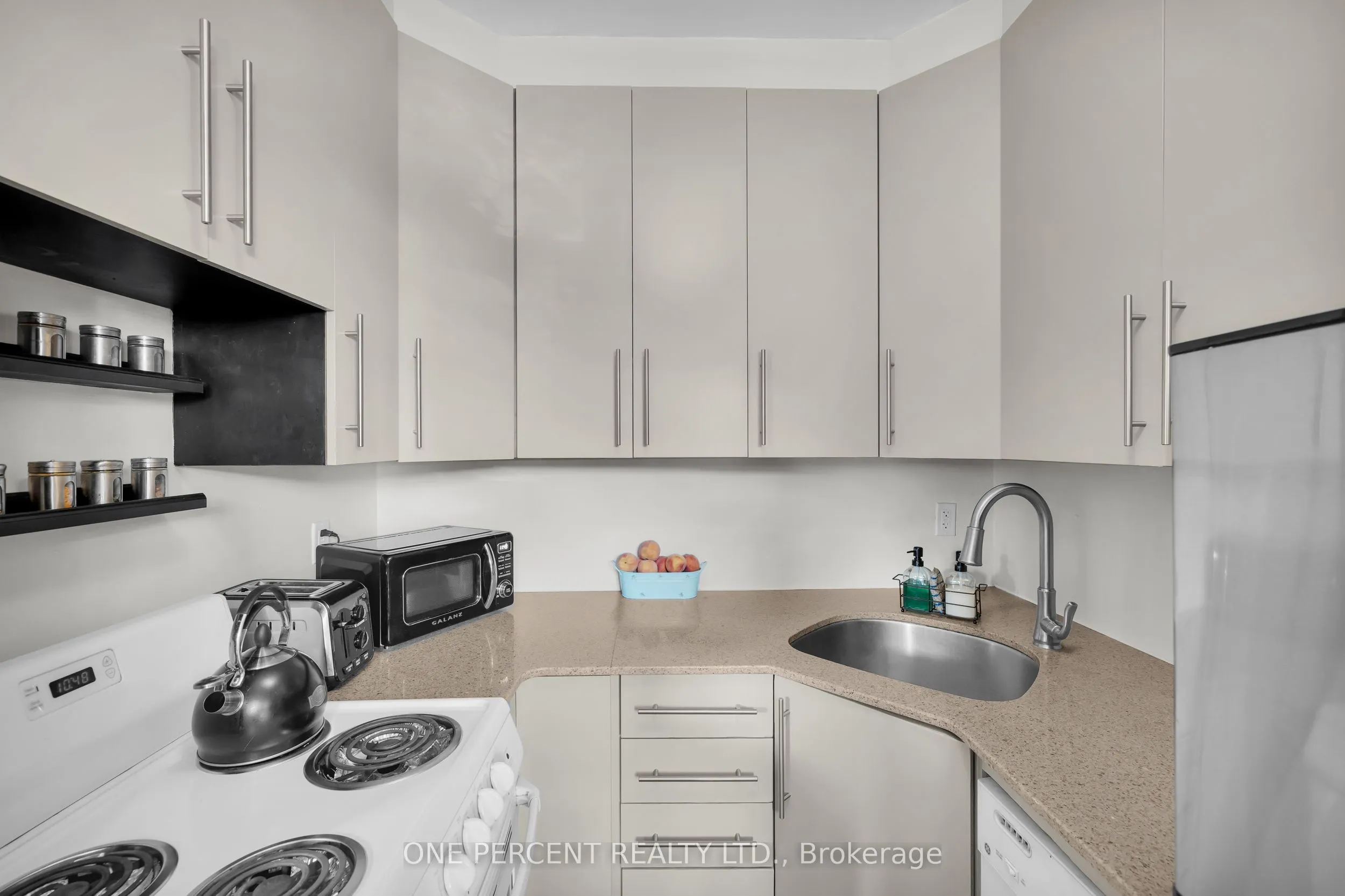 612 Bank Street, #25