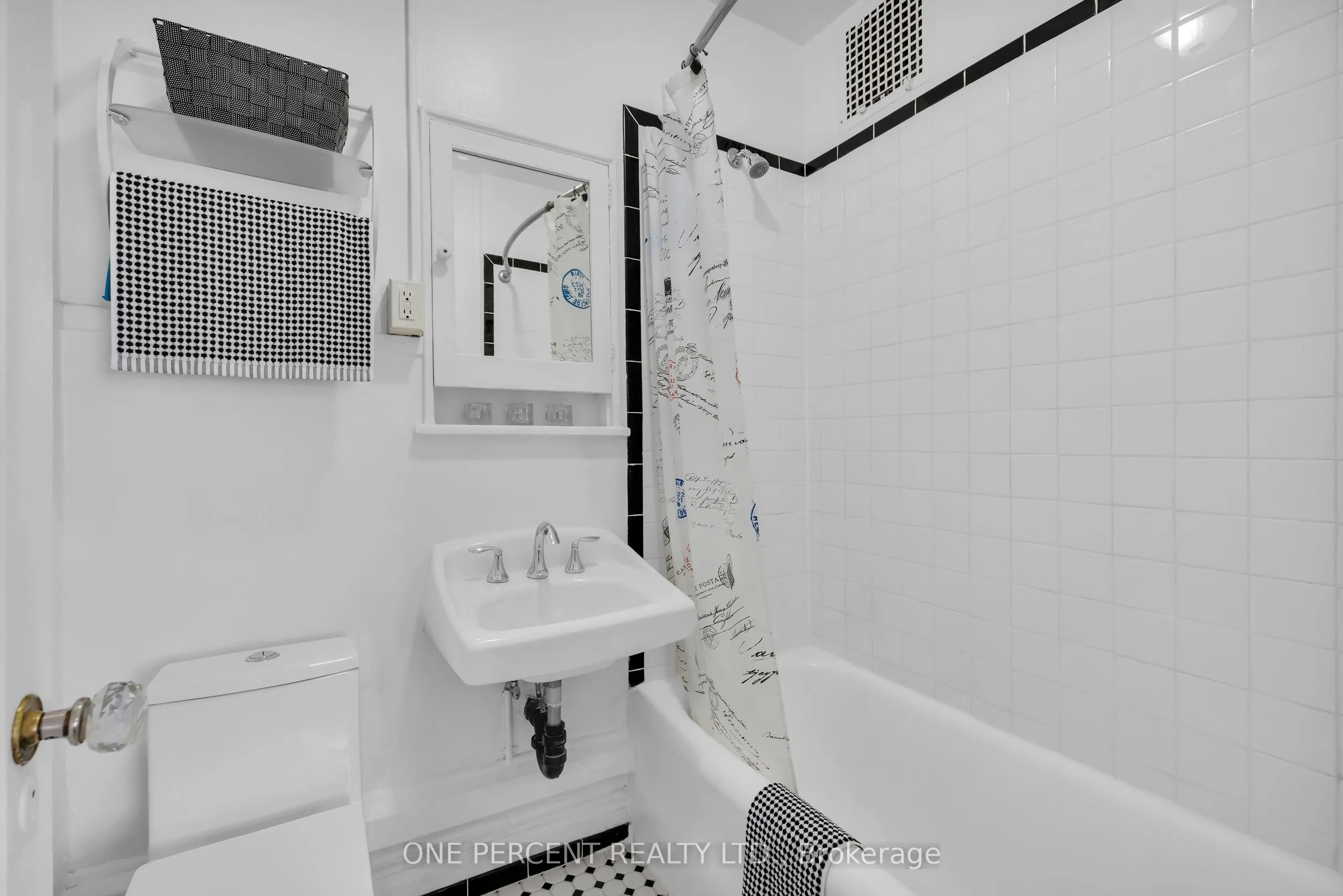 612 Bank Street, #25