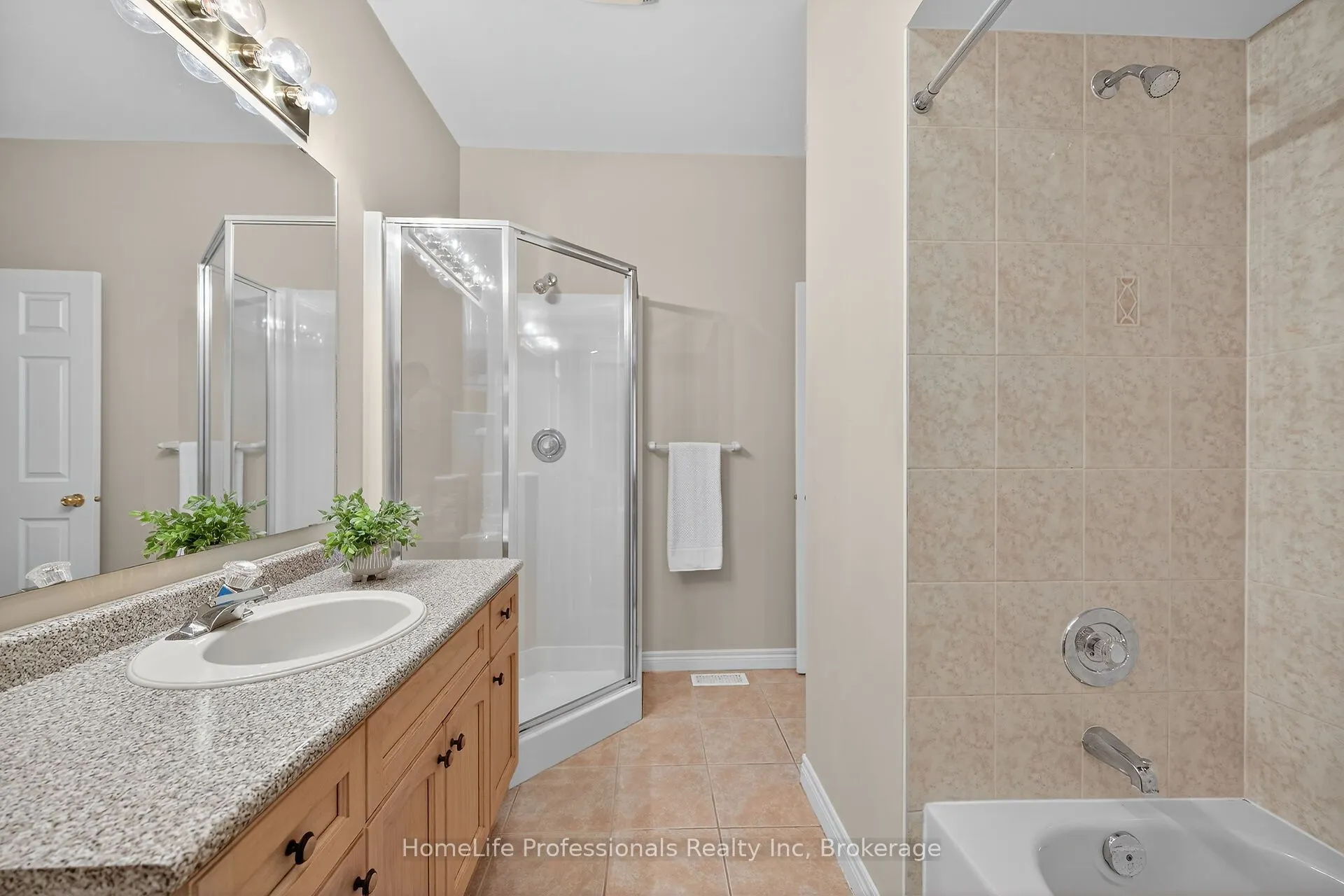 52 Twentyplace Boulevard, #28