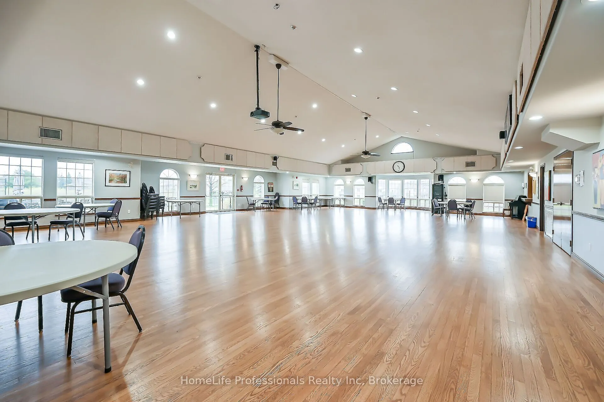 52 Twentyplace Boulevard, #28