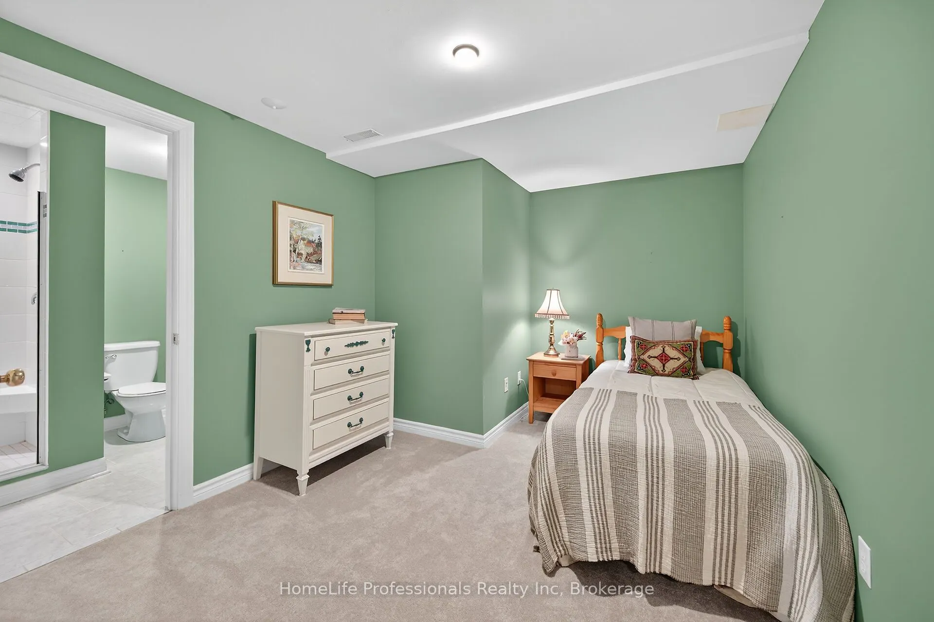 52 Twentyplace Boulevard, #28
