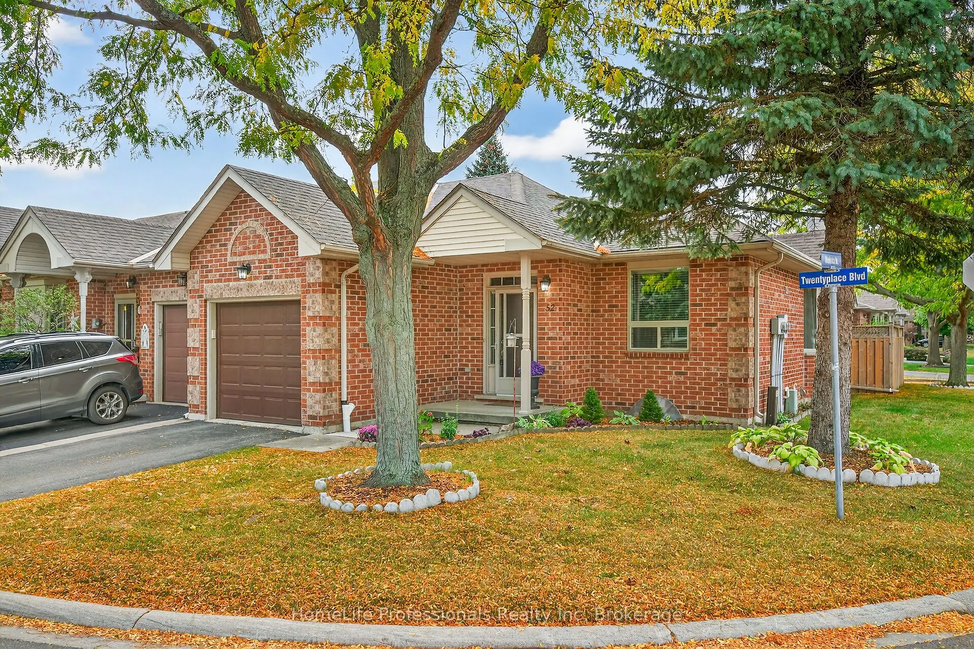 52 Twentyplace Boulevard, #28