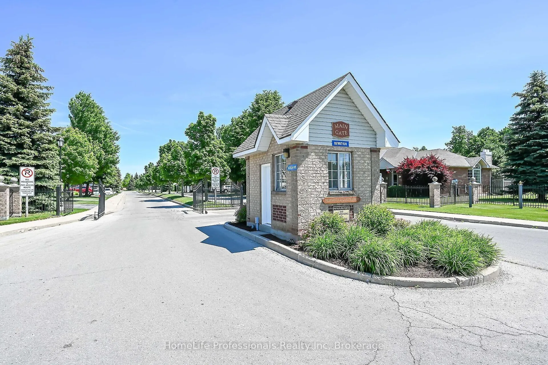 52 Twentyplace Boulevard, #28