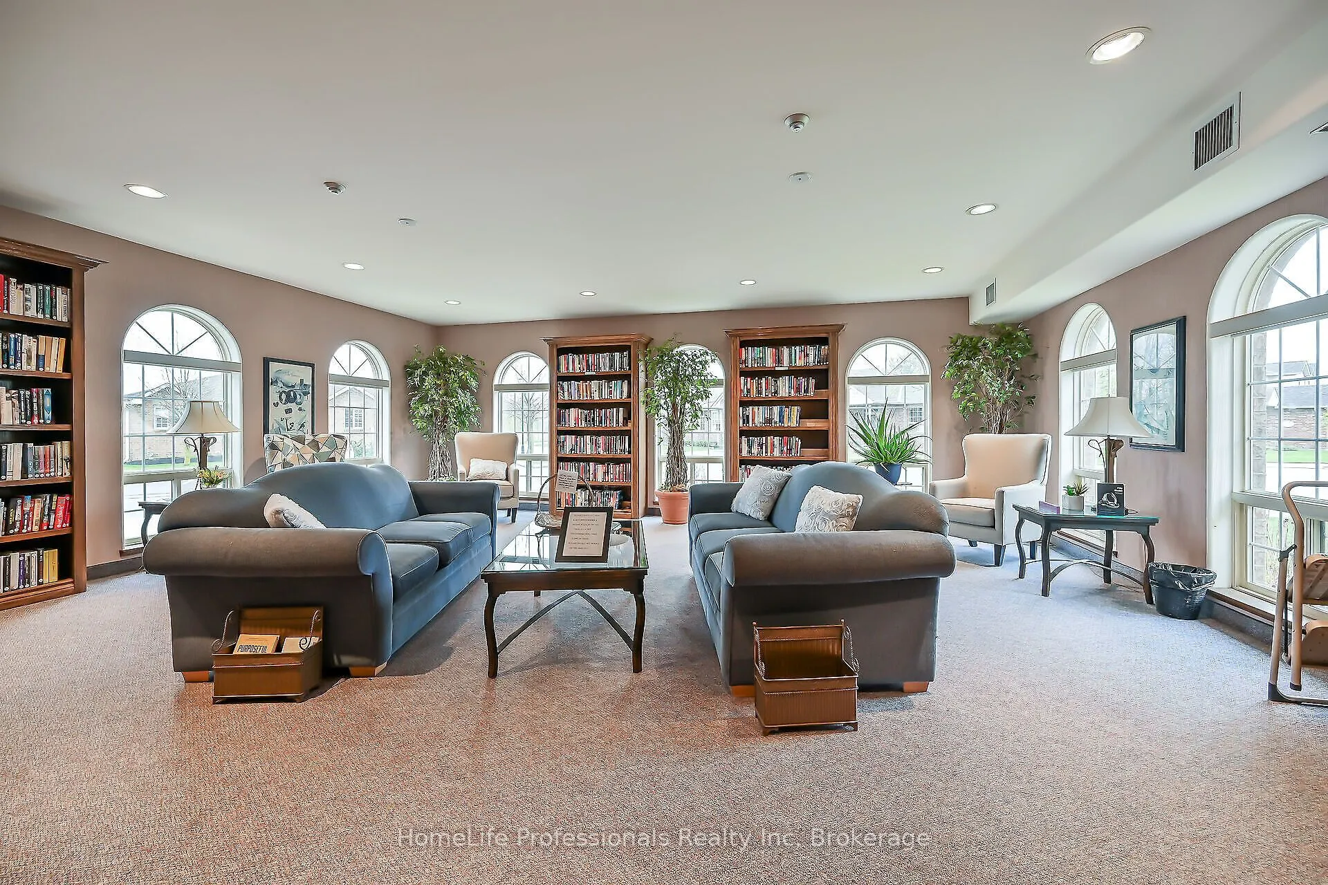 52 Twentyplace Boulevard, #28