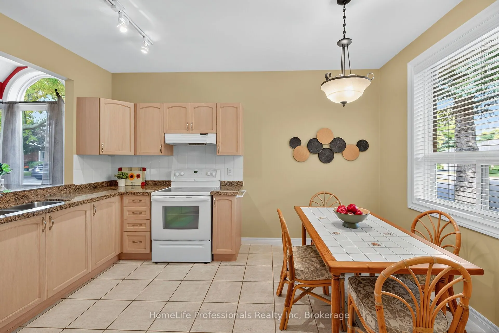 52 Twentyplace Boulevard, #28