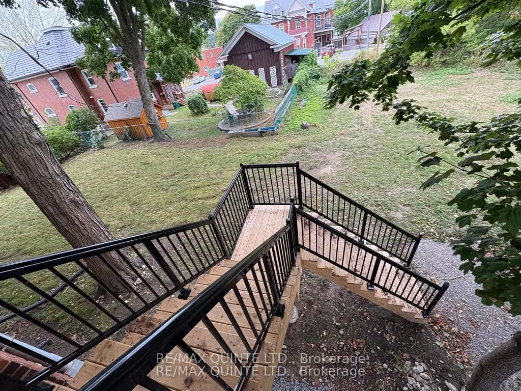 22 McGill Street, #4