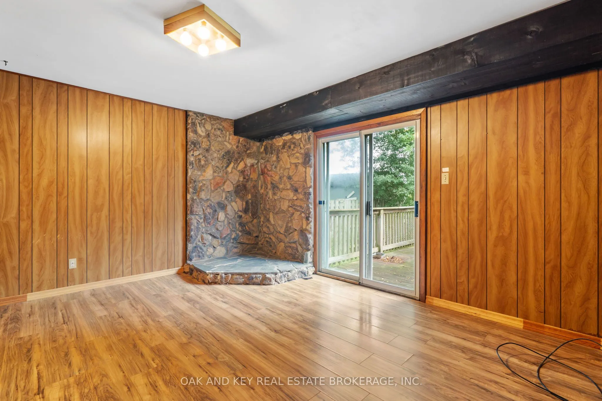 180 BELMONT Drive W