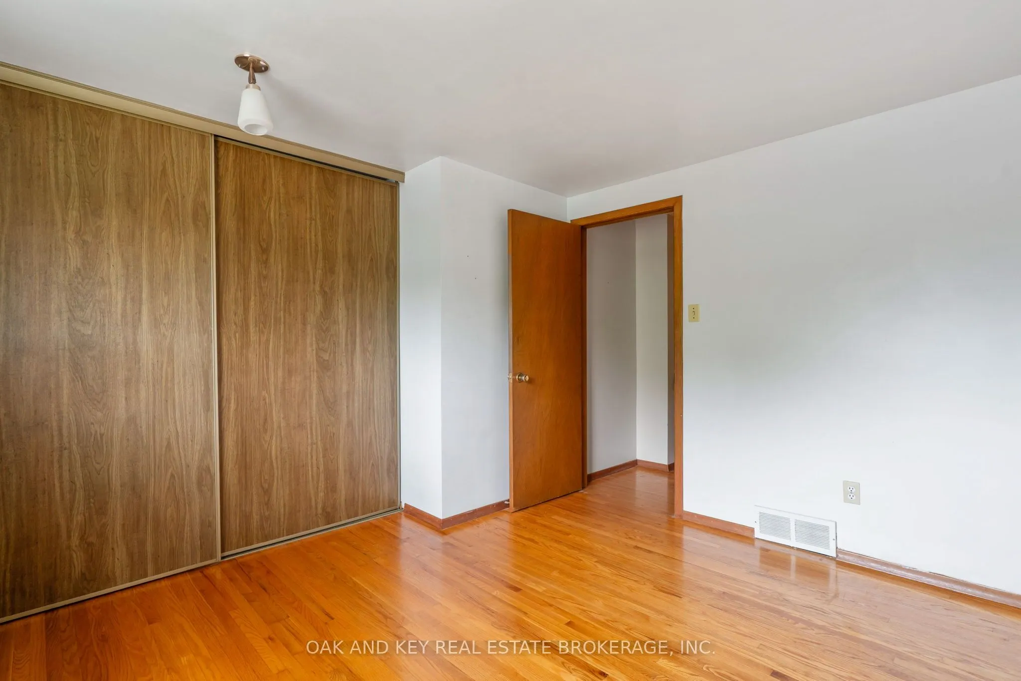 180 BELMONT Drive W